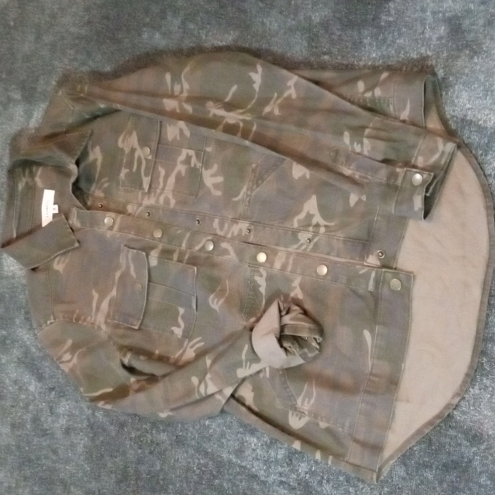 Level 99 Gina shacket in desert camo